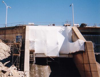 Left_Side_of_Oroville_Dam_-_Oroville_CA